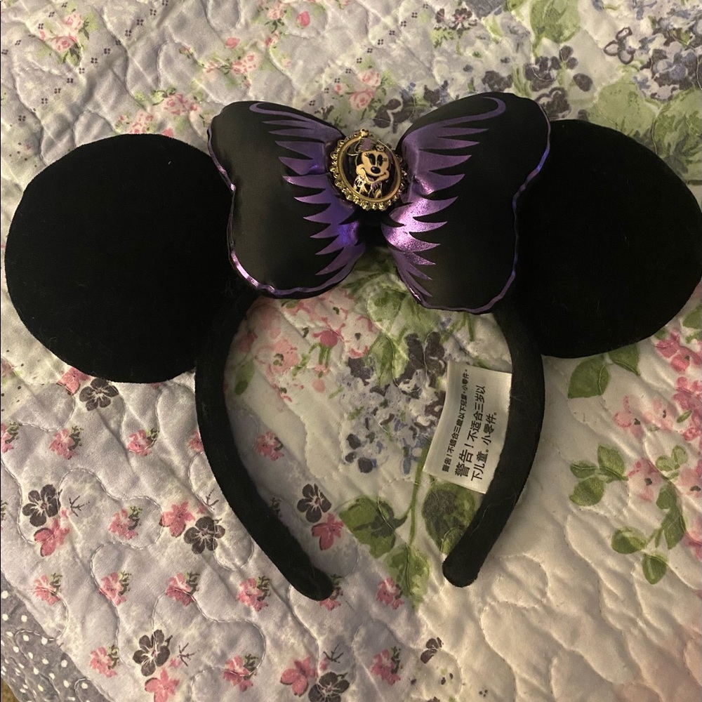 Minnie mouse cameo Halloween Disney Parks ears